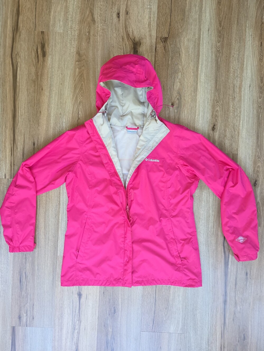 Women's Columbia jacket label